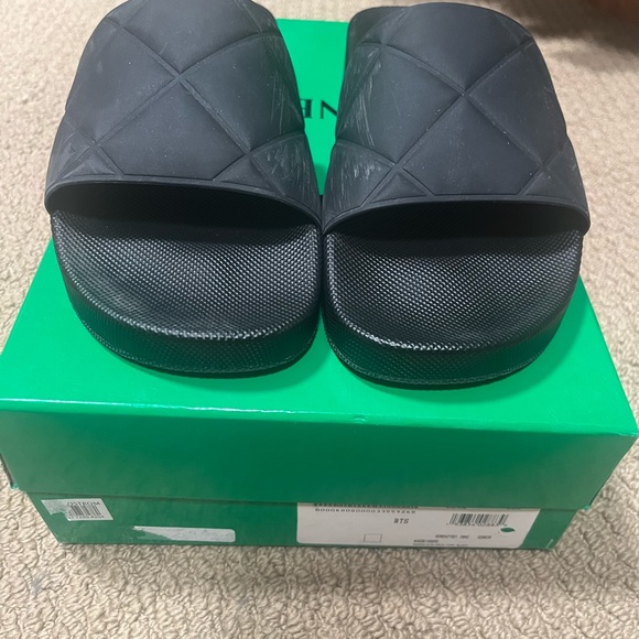 Bottega Veneta Black Pool Slides - Picture 2 of 8